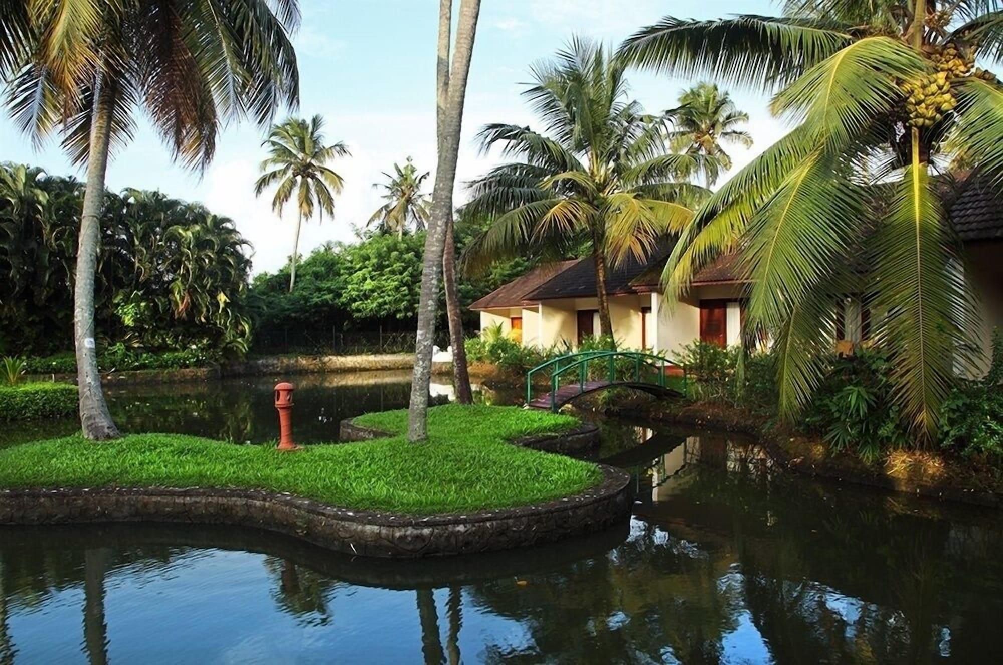 Hotel Abad Whispering Palms Kumarakom Zewnętrze zdjęcie