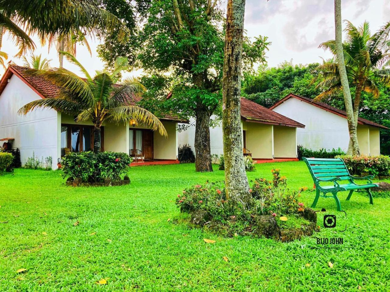 Hotel Abad Whispering Palms Kumarakom Zewnętrze zdjęcie