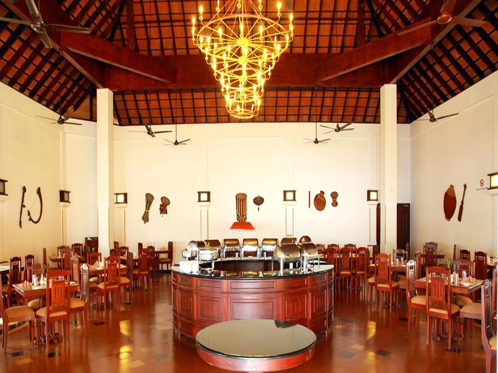 Hotel Abad Whispering Palms Kumarakom Zewnętrze zdjęcie
