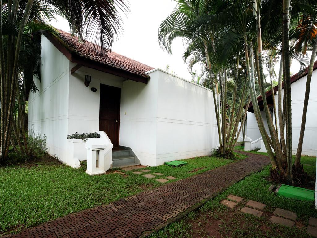 Hotel Abad Whispering Palms Kumarakom Zewnętrze zdjęcie