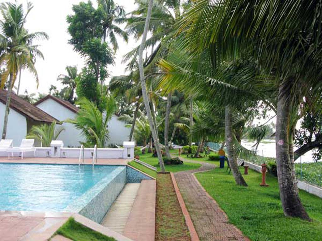 Hotel Abad Whispering Palms Kumarakom Zewnętrze zdjęcie