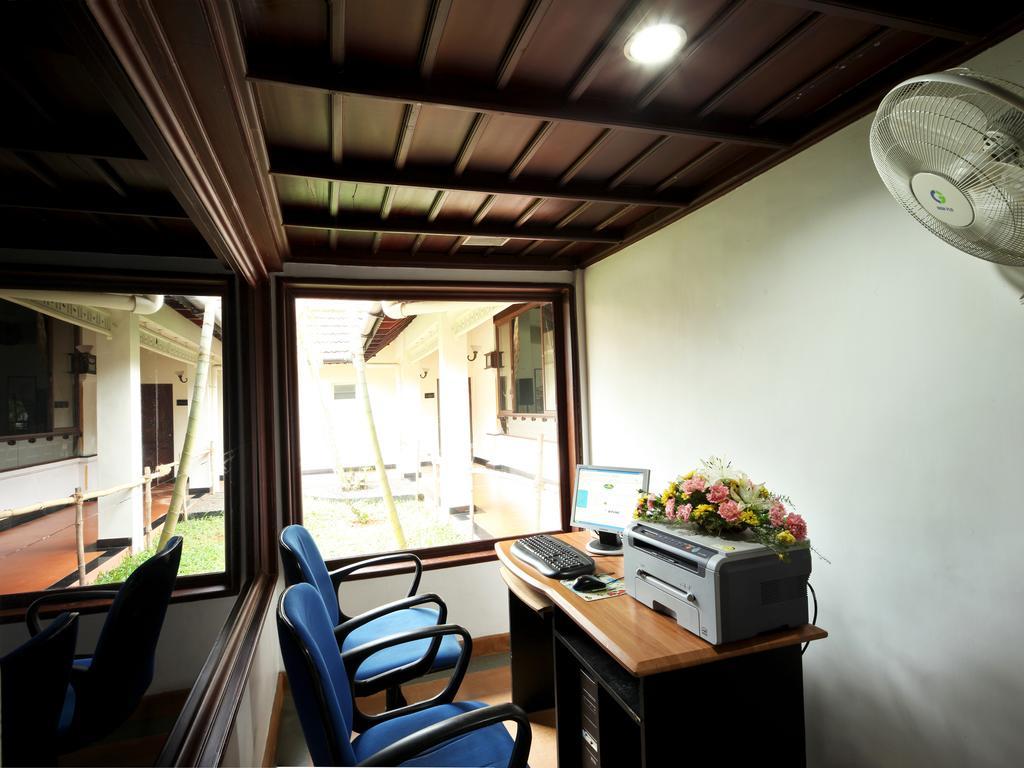 Hotel Abad Whispering Palms Kumarakom Zewnętrze zdjęcie