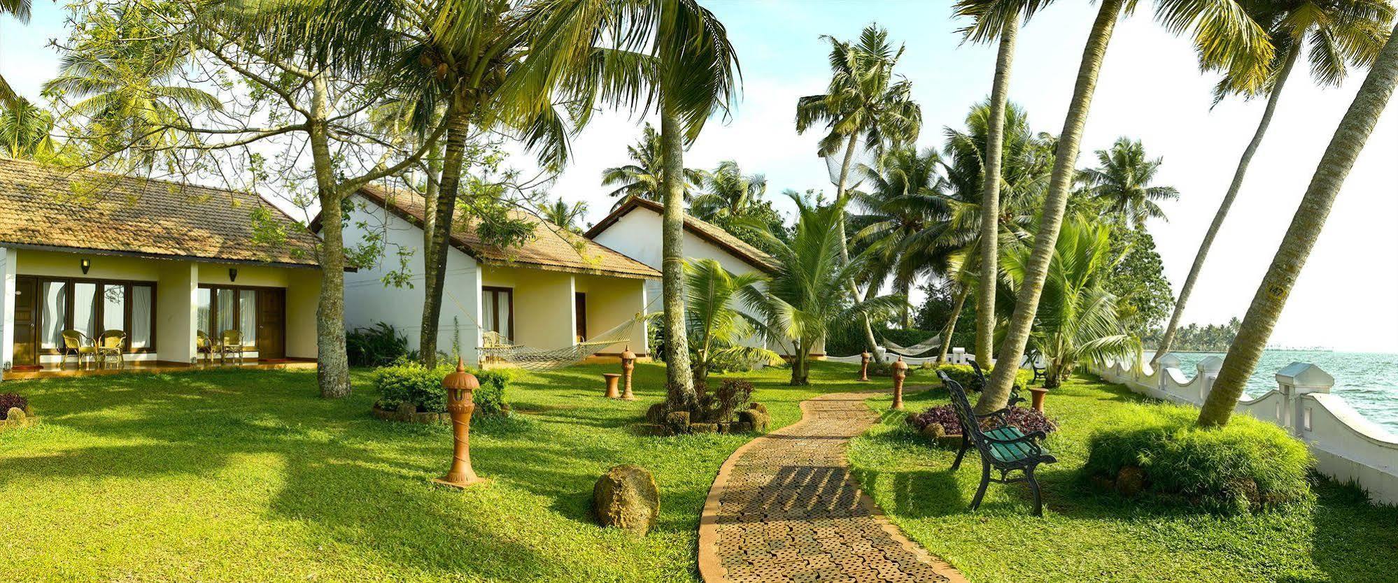 Hotel Abad Whispering Palms Kumarakom Zewnętrze zdjęcie