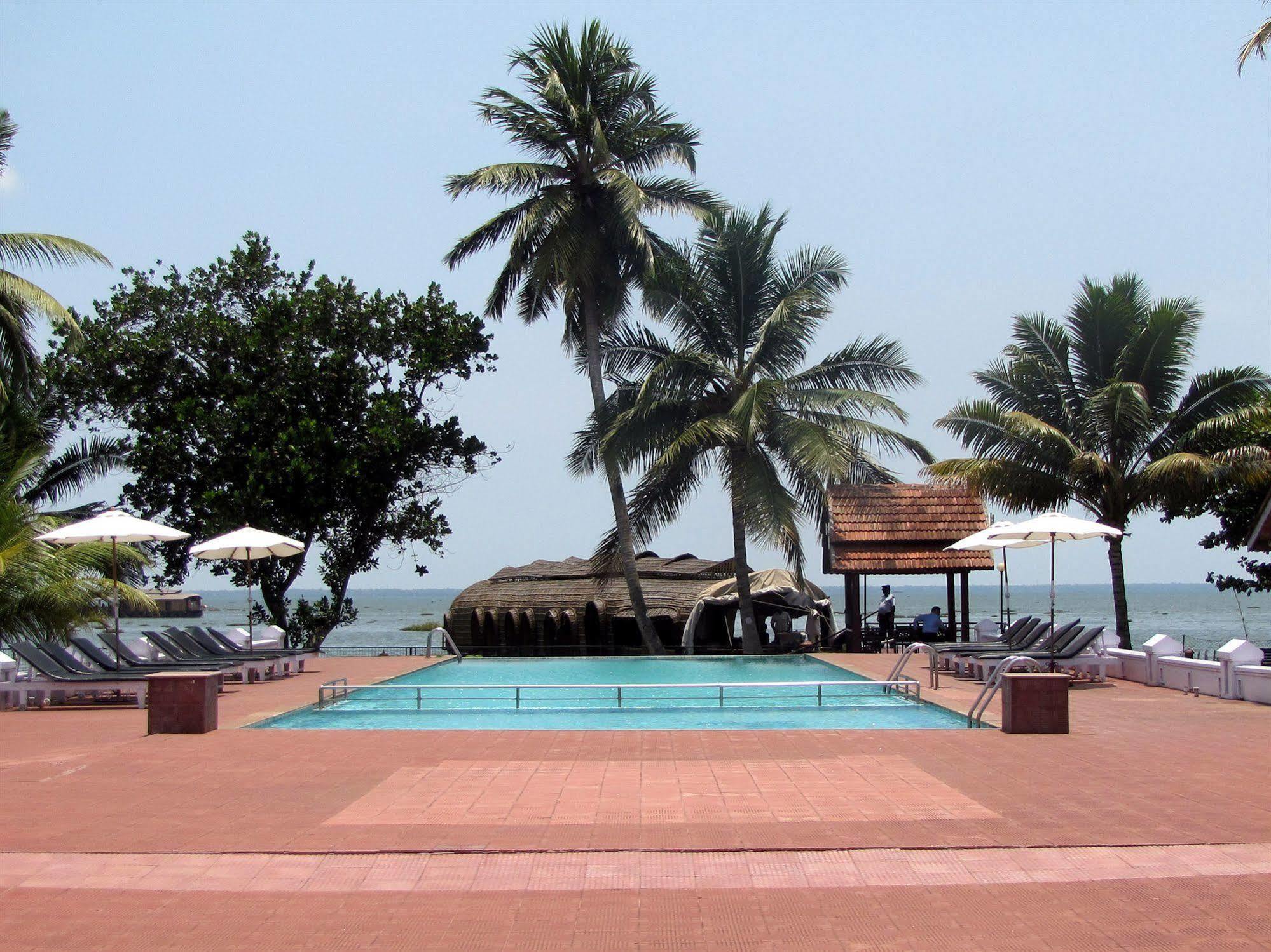 Hotel Abad Whispering Palms Kumarakom Zewnętrze zdjęcie